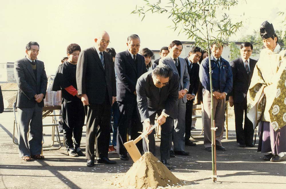 神奈川校旧2号館を建築しました。