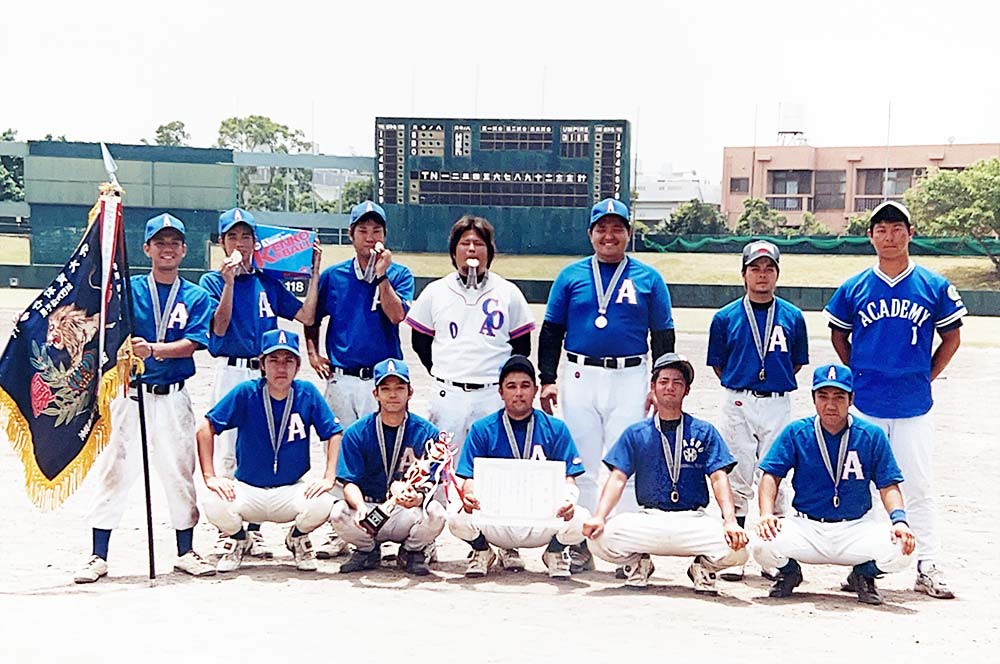 第11回沖専各大会の野球競技に沖縄アカデミー専門学校が出場し、仲間と共に白熱のプレーを展開しました。