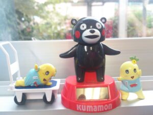 窓辺のくまもん